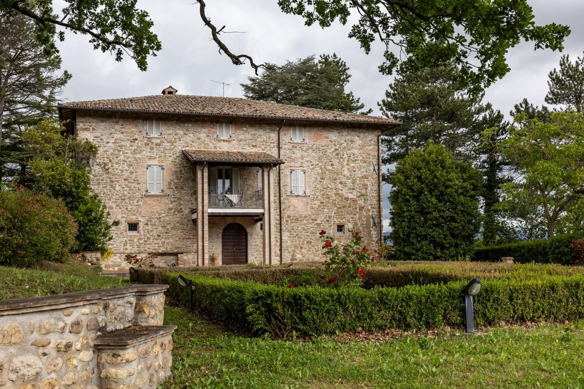 Tenuta Borgo San Michele Gubbio Exterior photo