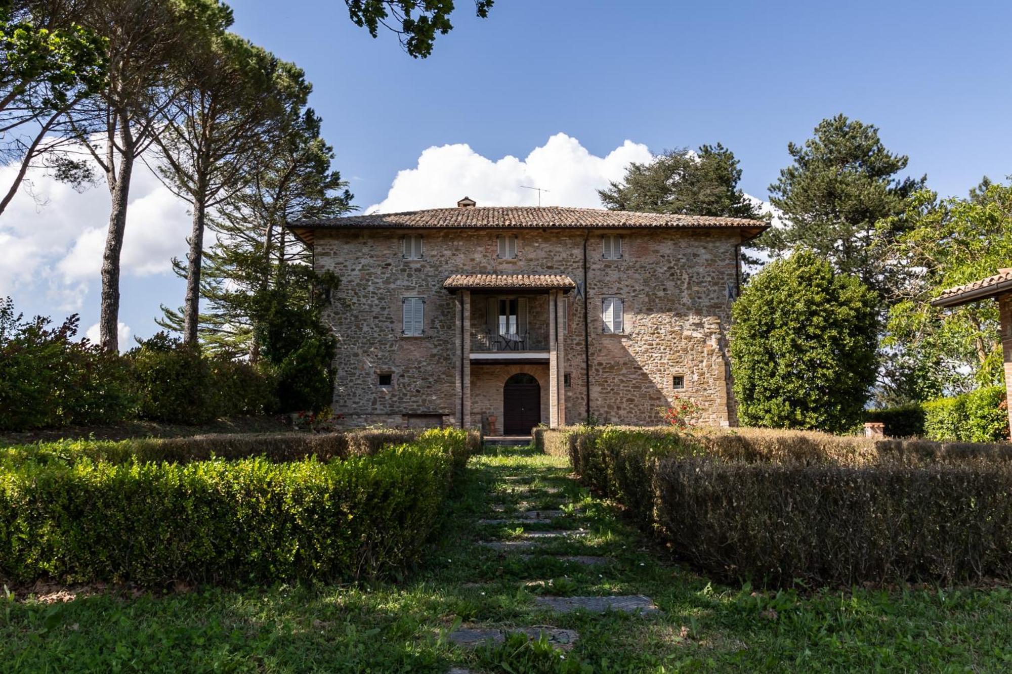 Tenuta Borgo San Michele Gubbio Exterior photo